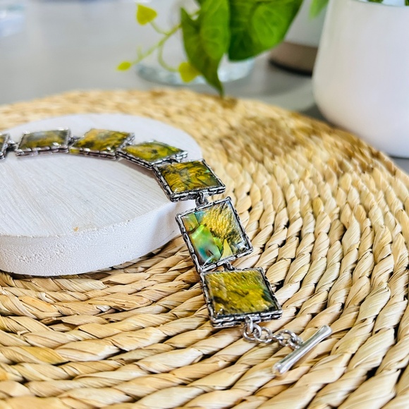 Vintage Abalone Shell Panel Link Bracelet with Silver Tone Toggle Close. - Picture 5 of 15